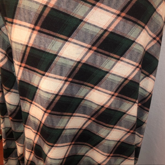 Large Plaid Boutique Dress - Picture 4 of 7